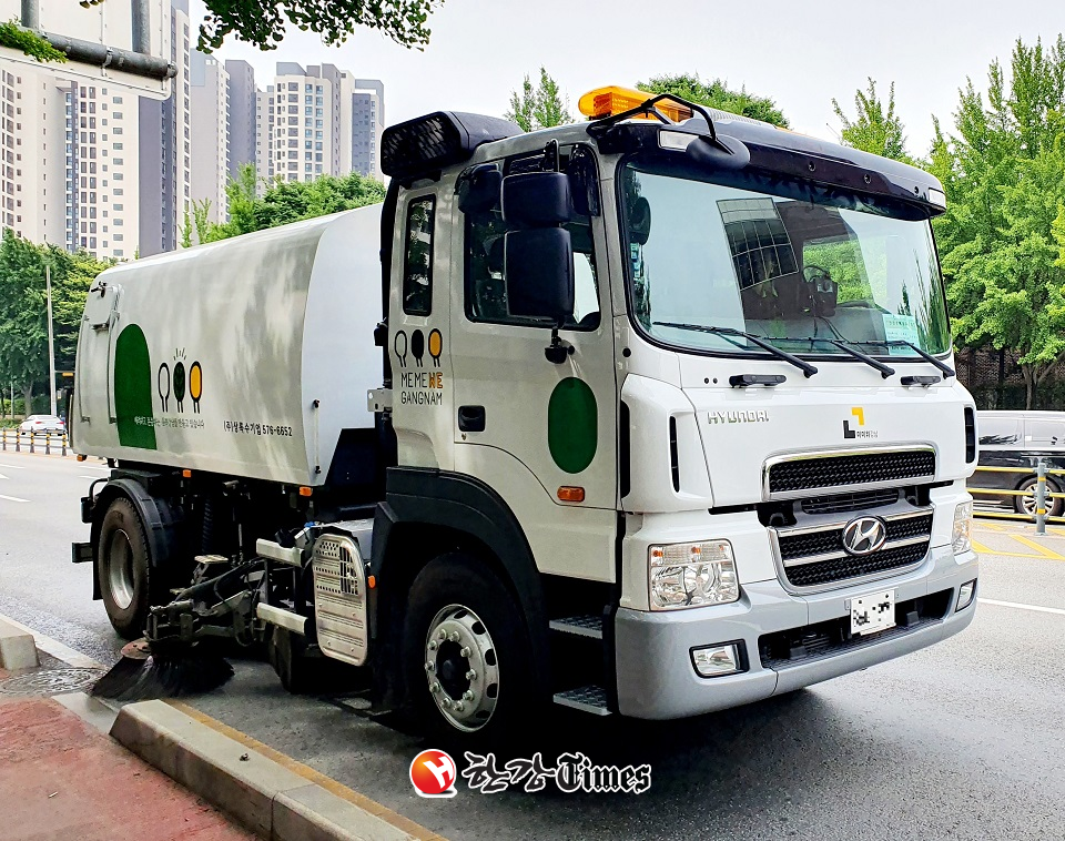 강남구 노면청소차