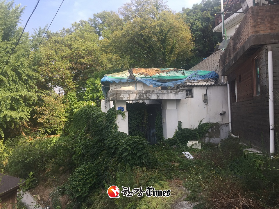 강북구 번동에 위치한 빈집 모습