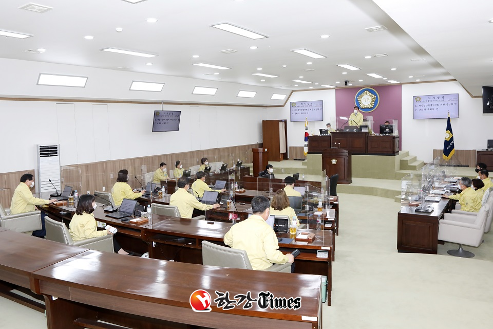 중구의회가 433억원 규모의 추경안 심의에 돌입했다.