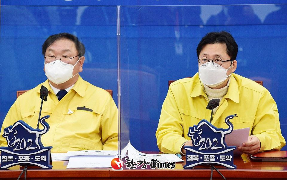 홍익표 더불어민주당 정책위의장이 원내대책회의에서 발언을 하고 있다. (사진=뉴시스)