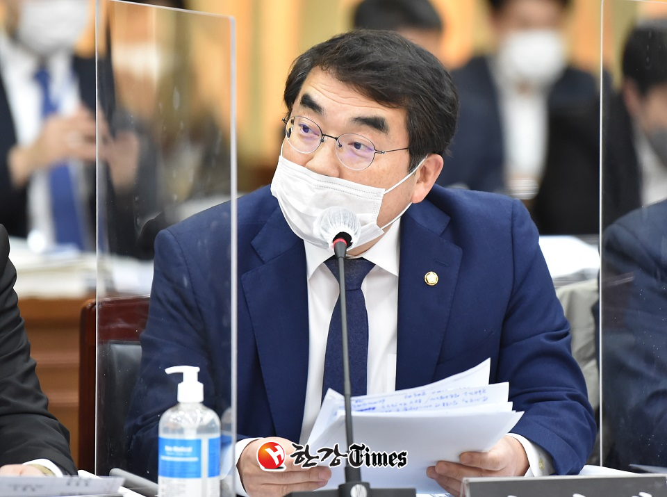 더불어민주당 양기대 의원이 광명ㆍ시흥 지역 국회의원 및 기초의원, 단체장 등 모든 지역 관계자와 그 가족에 대해서도 전수조사를 해야 된다고 주장했다 (사진=뉴시스)