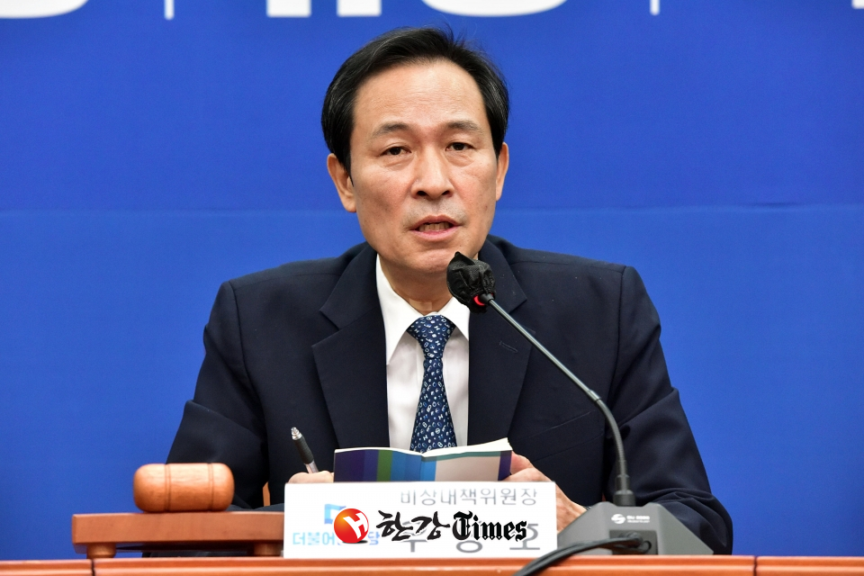 우상호 더불어민주당 비상대책위원장이 12일 서울 여의도 국회에서 열린 비상대책위원회의에서 발언을 하고 있다. (사진=뉴시스)
