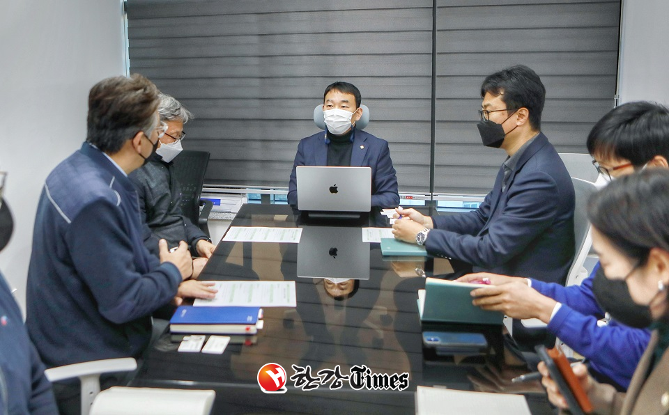 김용민 의원이 남양주시 대중교통 문제 해결을 위한 대책마련에 나섰다.