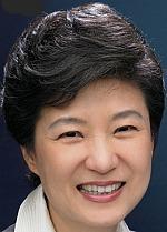박근혜 대통령 중국 방문 - '국익에 도움' 78% vs. '도움 안 돼' 10%