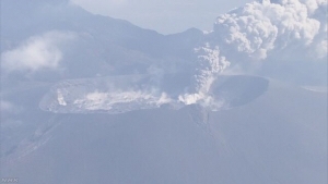 日 신모에다케 화산 분화.. 연기 300미터 치솟고 폭발 연속 발생해 피해 우려