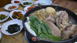 [한강T-맛집] 성동구 홍익동 ‘대촌정’, 각종 한방약재 듬뿍! 든든한 보양식 ‘오리한방백숙’