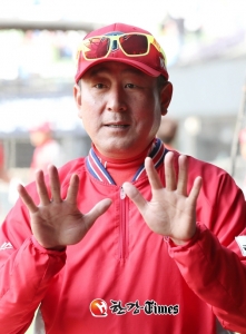 김기태 "5차전에서도 쉬어 갈 생각은 없다."