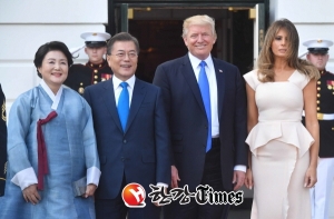 트럼프 "훌륭한 신사 문 대통령 만나기 위해 한국으로 떠날 준비 중" 모든 것 해결할 것!