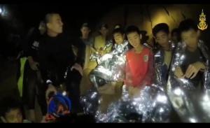 태국 동굴 소년들 중 4명 극적 구조.. ‘고립 16일만’