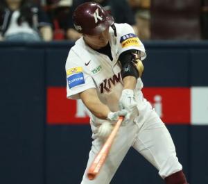 키움, KT 꺽고 5연승...두산 8-4로 LG 제압