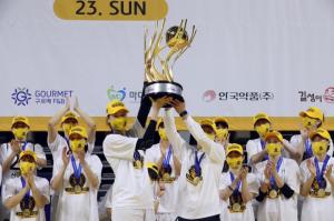 [WKBL] KB국민은행, 3년만 통산 2번째 통합 우승