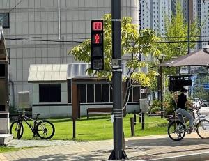 의정부시, 보행신호등 '적색 잔여 시간 표시기' 운영…전국 최초
