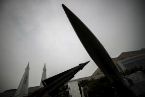 '무력 도발' 수위 높이는 北...ICBM 추정 탄도미사일 3발 동해상 발사