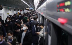 ‘서울 지하철 파업’ 비상수송대책 마련... “출근 시간 정상운행”