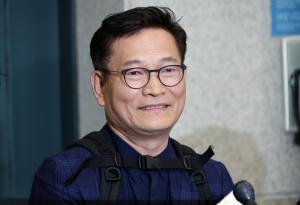'돈 봉투 의혹' 송영길 민주당 탈당…"문제 해결 후 복당할 것"