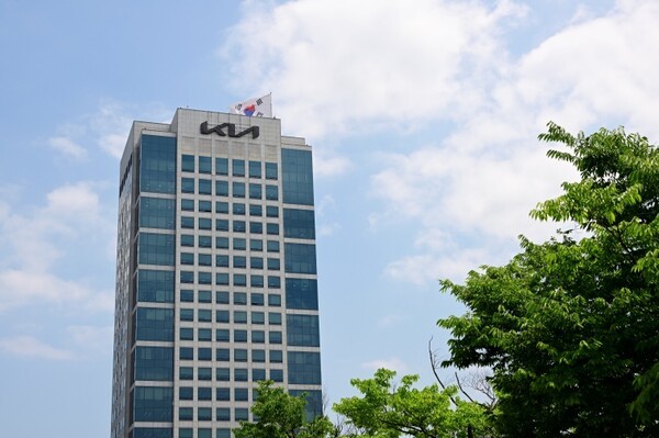 기아, 4월 27만7188대 판매..전년比 1.0% ↑ - 뉴스 썸네일 이미지