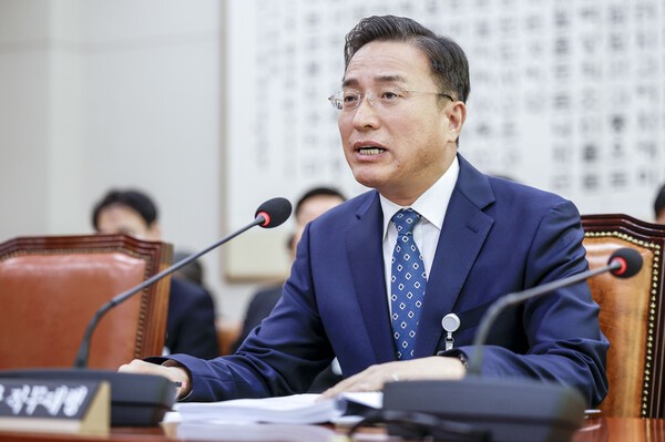 <b>이정현</b> 검찰총장 대행 "李 공소취소 검토 안 해"…첫 <b>국감</b>서 선 긋기